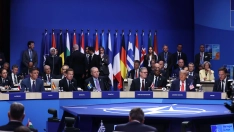 El presidente del Gobierno, Pedro Sánchez, junto al resto de mandatarios participantes en la anterior Cumbre de la OTAN en Países Bajos. Pool Moncloa/Fernando Calvo