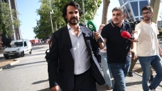 EuropaPress 7632163 pareja presidenta comunidad madrid alberto gonzalez amador salida juzgados