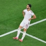 El goleador en la victoria de España Mikel Merino celebrando el gol. (Fuente: Lópezdórigaa)