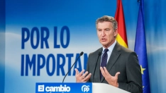 El presidente del Partido Popular, Alberto Núñez Feijóo, durante una rueda de prensa, en la sede del PP. Imagen de archivo: Matias Chiofalo / Europa Press