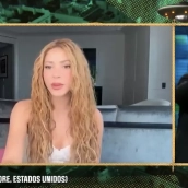 Shakira deja uno de los momentos más surrealistas y virales de 'La Revuelta': una llamada inesperada y su asistente "a gatas"